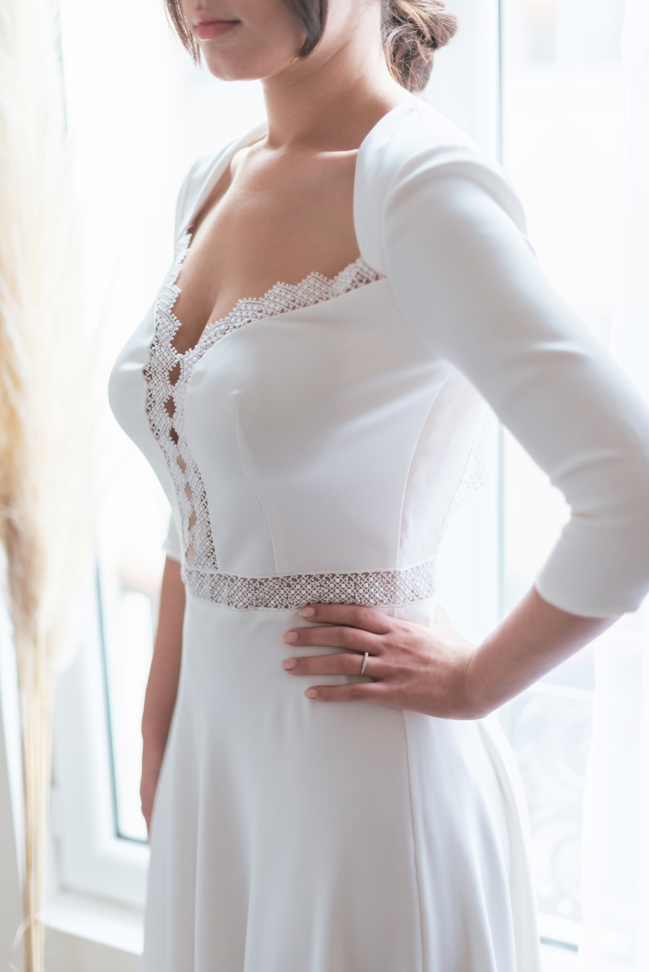 Robe de mariée simple et élégante-Drina - Maison Avina
